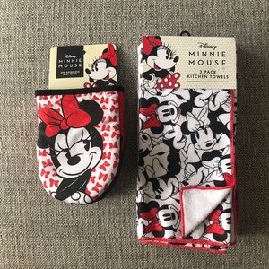 Minnie Mouse Kitchen 5 Piece Towels and Mitts Set